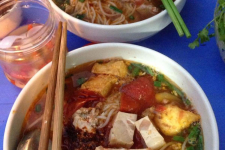 Bún Riêu Cua Ốc Giò Bò
